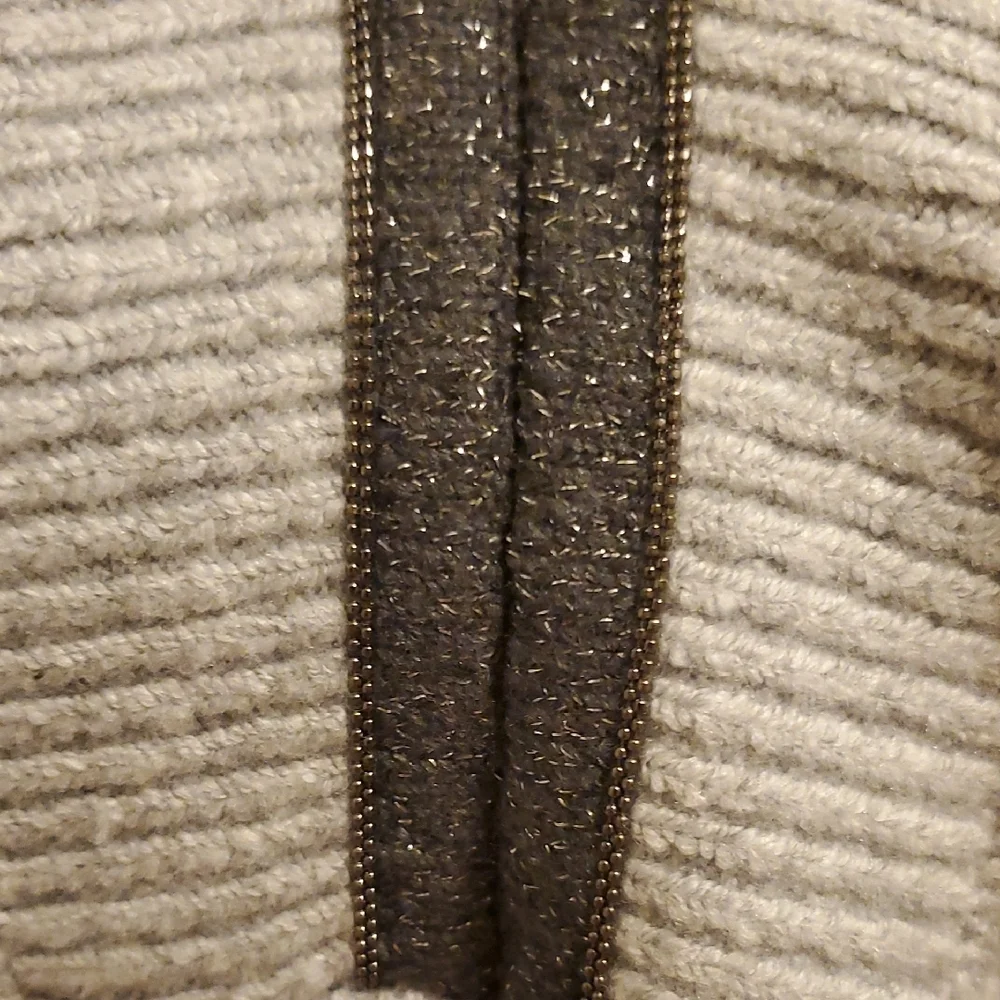 Gray V-Neck Women's Poncho- Chicos Size L/XL - Picture 2 of 5